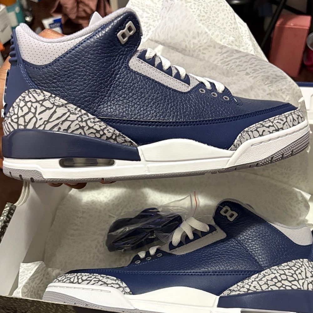 Jordan 3 Georgetown - Picture 2 of 7